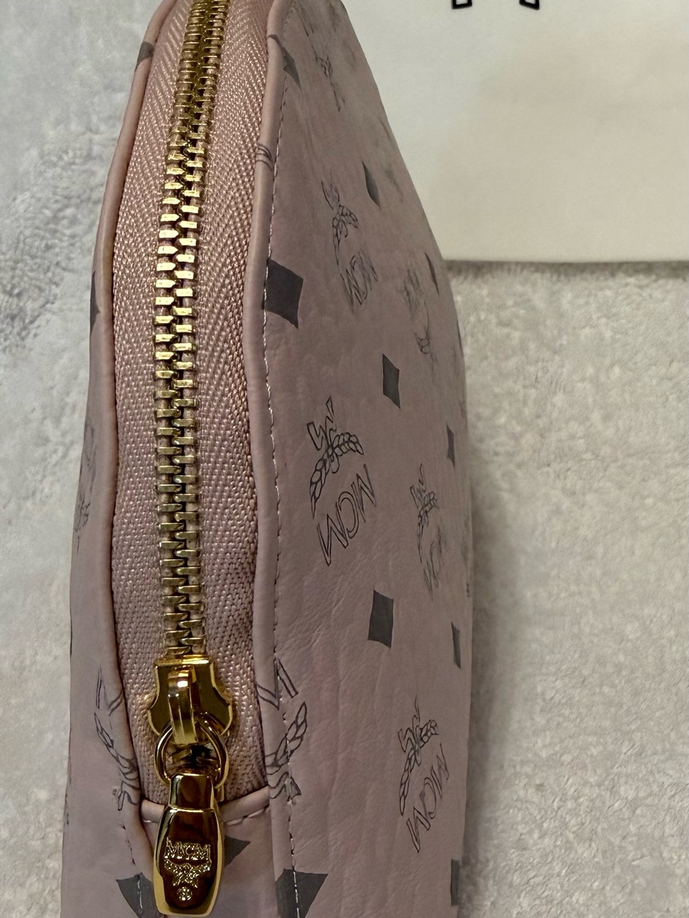Authentic MCM pink leather cosmetic pouch with certificate of authenticity - Picture 3 of 3